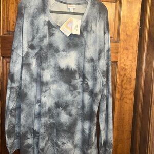 LuLaRoe Erin 2XL Blue and Gray Top